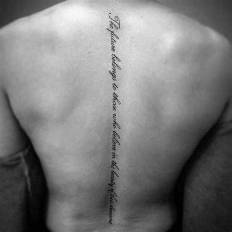 tatuaje frase columna hombre|Tatuaje columna hombre